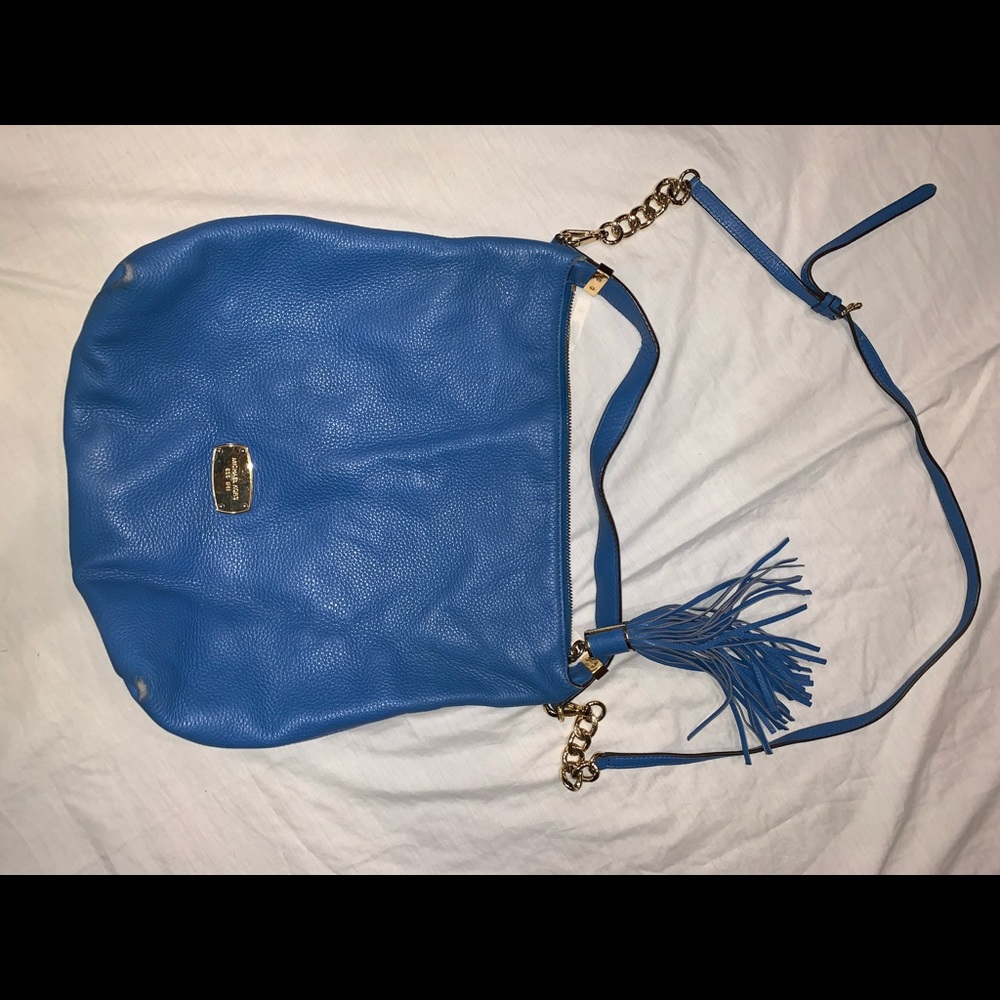 Michael Kors blue over the shoulder purse!😍💕
